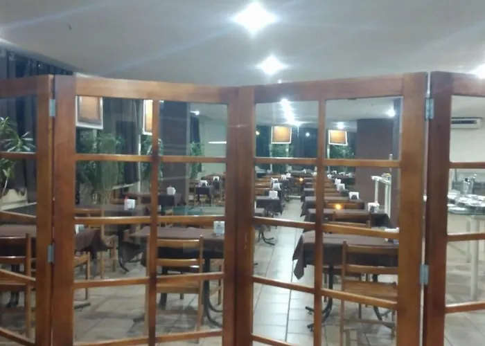 Stratus VilaHotel Em